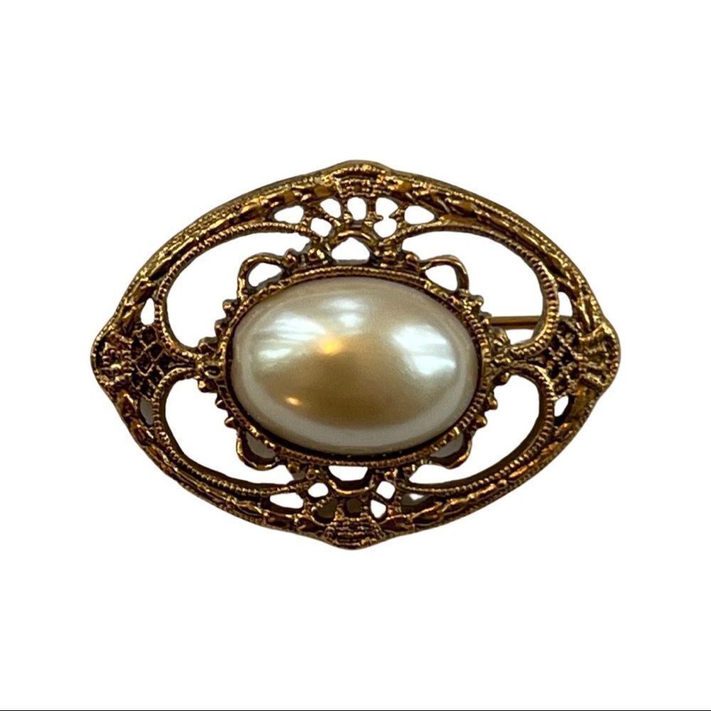 1928 Vintage Victorian Revival Faux Pearl Pin